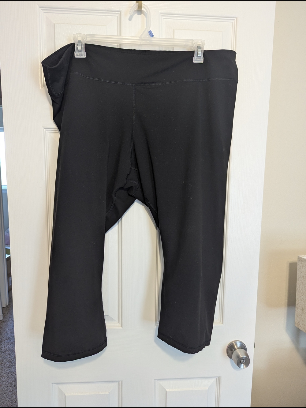 Old Navy Black Capris Leggings